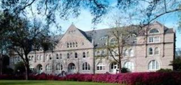 美国杜兰大学，这里不仅有最美的风景还有最好就业的N大专业