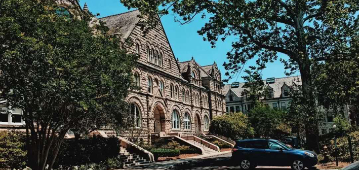 美国杜兰大学中外合作办学金融管理硕士？是MBA吗？